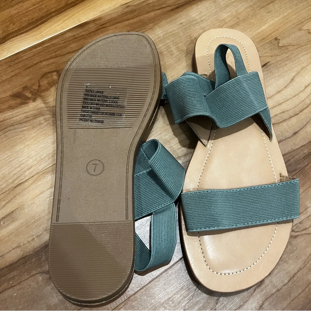 Universal Thread Sandals - Picture 3 of 3